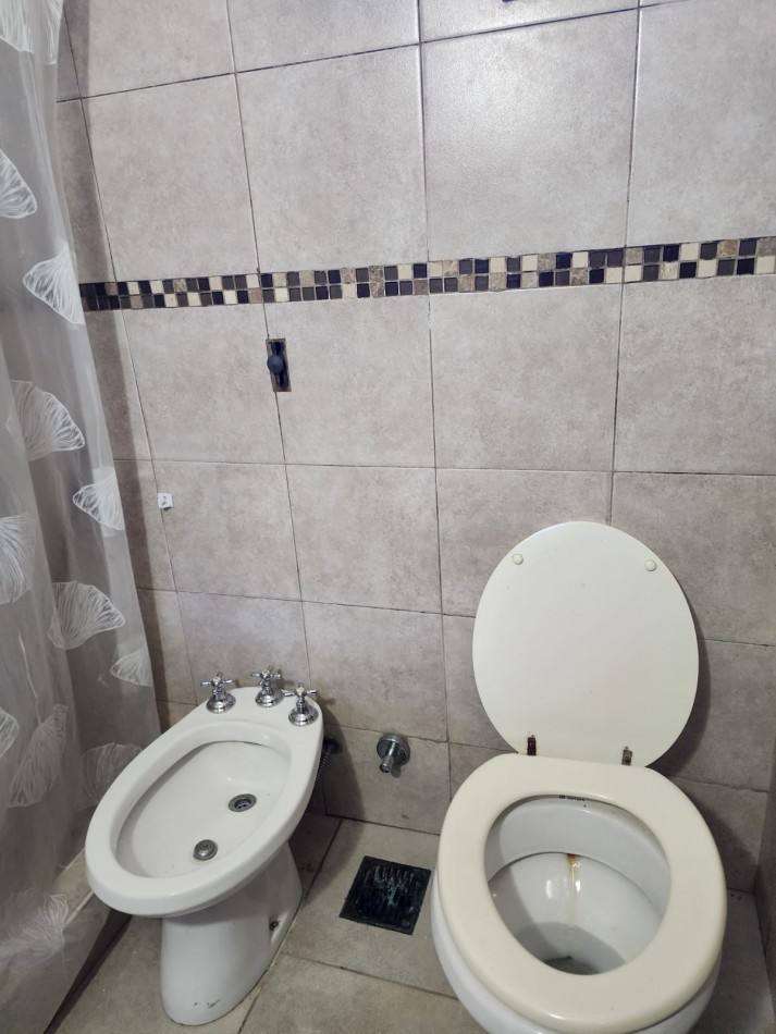 ALQUILER DEPARTAMENTO 2DO PISO ESCALERA - BR. RONDEAU 1144
