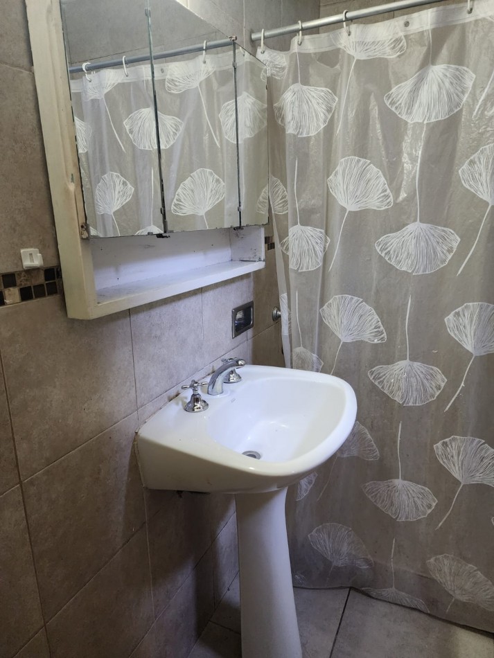ALQUILER DEPARTAMENTO 2DO PISO ESCALERA - BR. RONDEAU 1144
