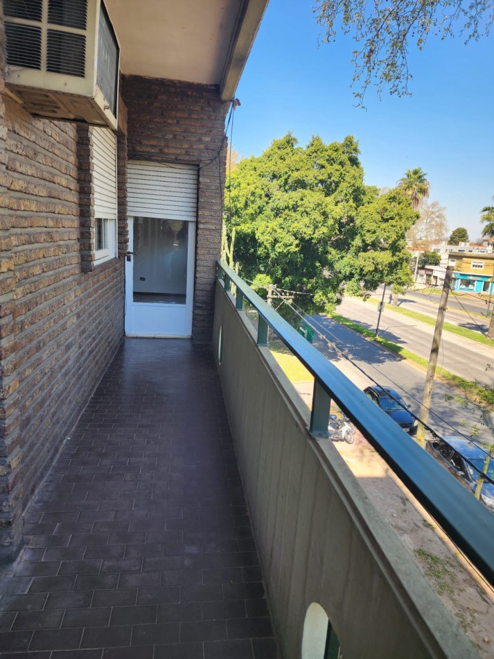 ALQUILER DEPARTAMENTO 2DO PISO ESCALERA - BR. RONDEAU 1144